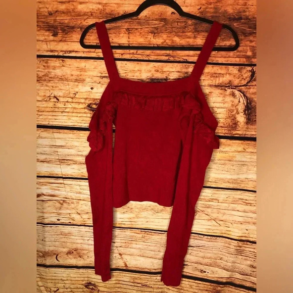 Cold Shoulder Ruffle Top - Picture 4 of 12